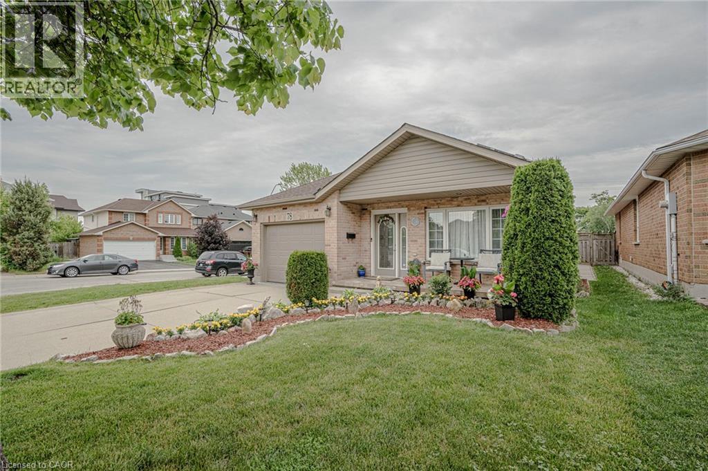 Photo 3 of 78 Philomena Drive, Hamilton ON