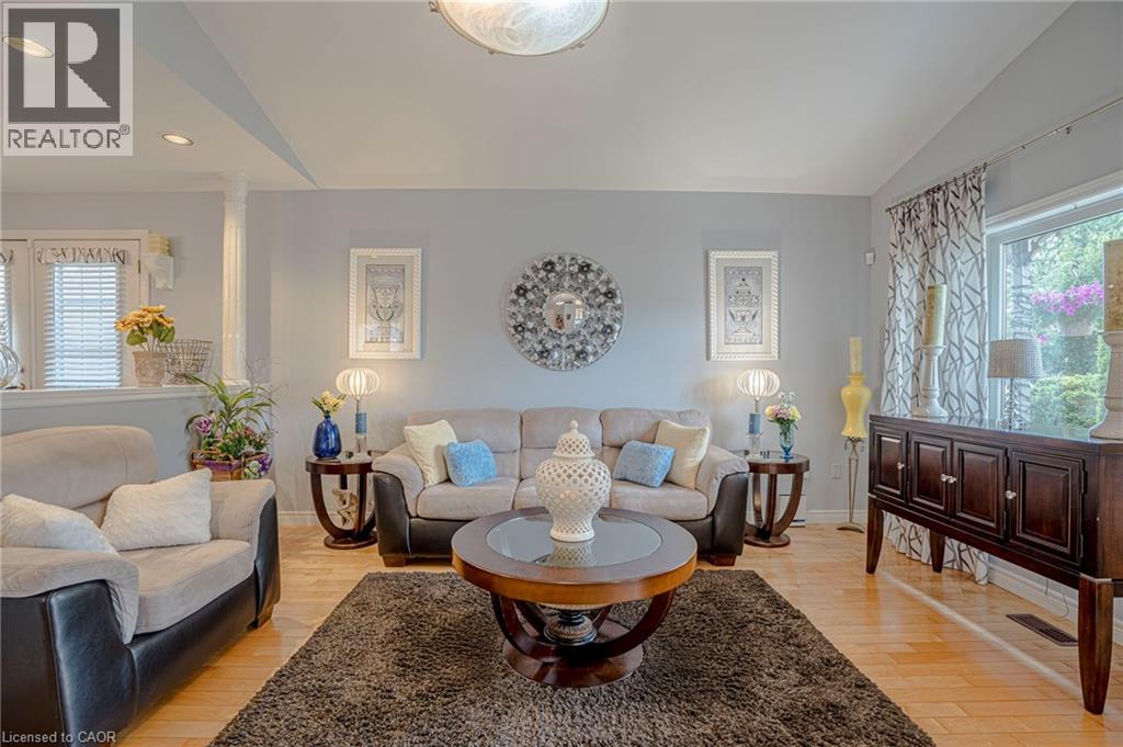 Photo 13 of 78 Philomena Drive, Hamilton ON