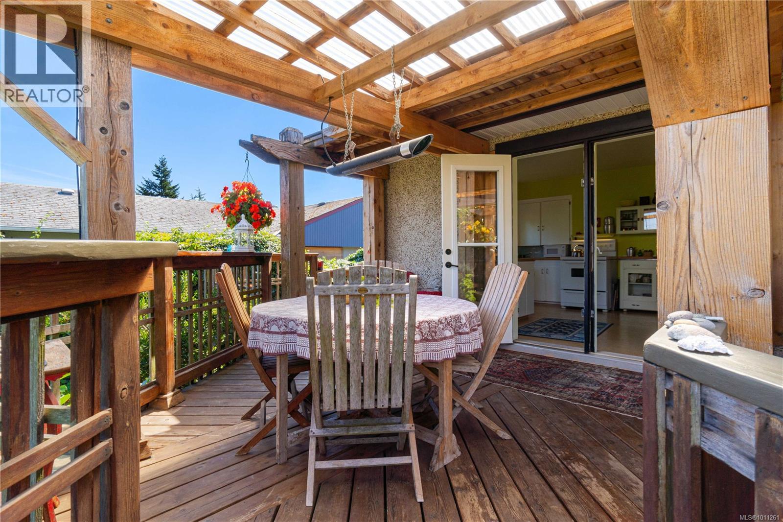 Photo 31 of 530 St Andrews St, Nanaimo BC