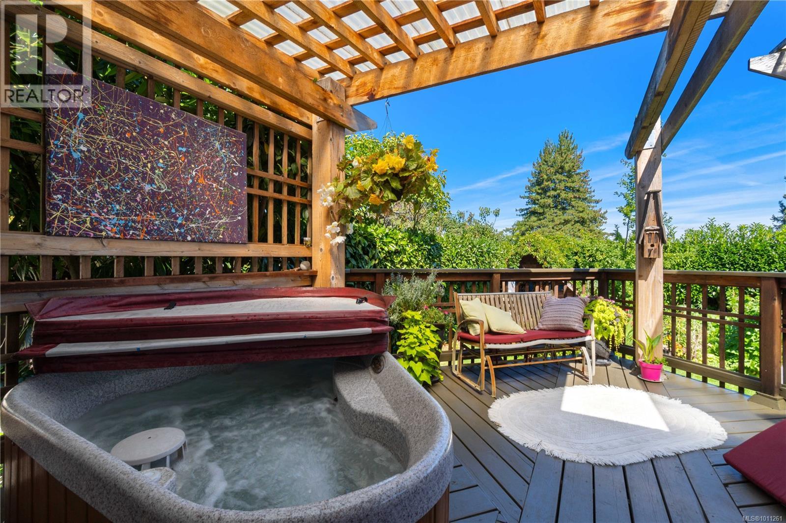 Photo 37 of 530 St Andrews St, Nanaimo BC