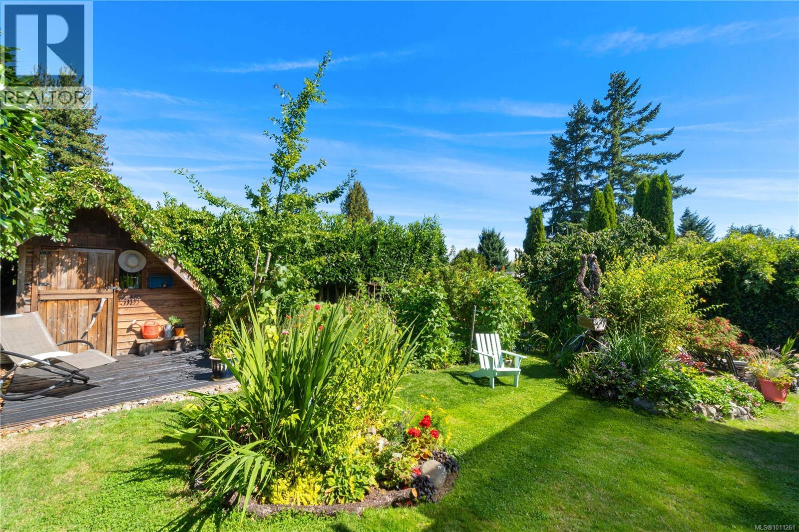 Photo 27 of 530 St Andrews St, Nanaimo BC