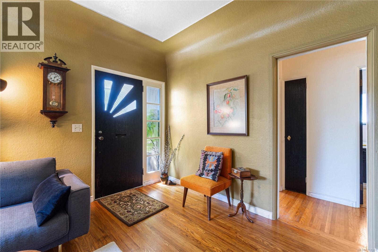 Photo 19 of 530 St Andrews St, Nanaimo BC