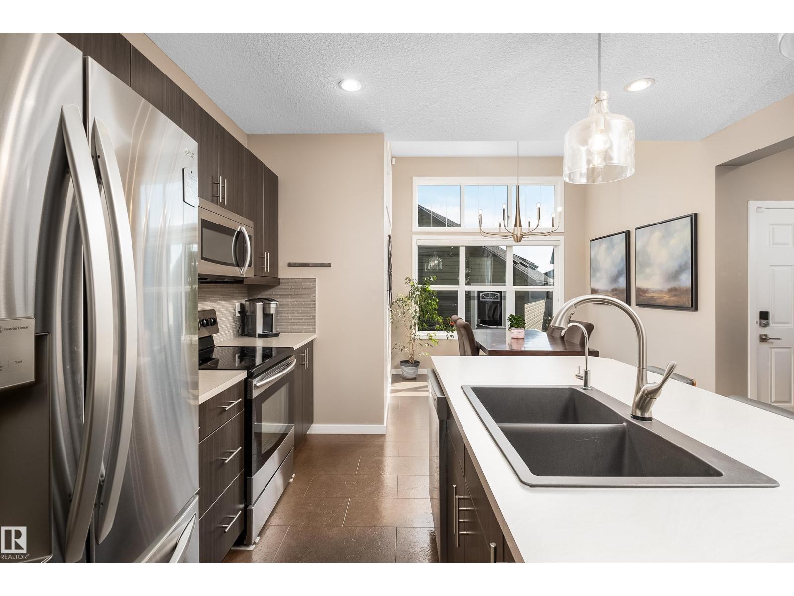 Photo 21 of 3053 Arthurs Cr Sw, Edmonton AB