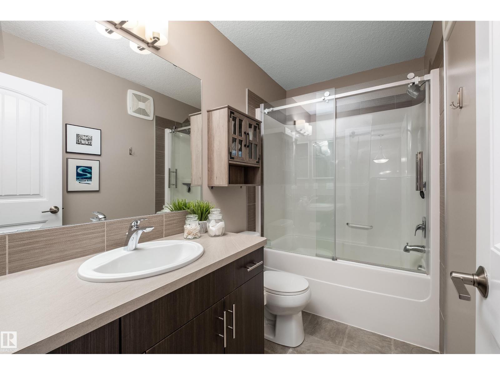 Photo 5 of 3053 Arthurs Cr Sw, Edmonton AB
