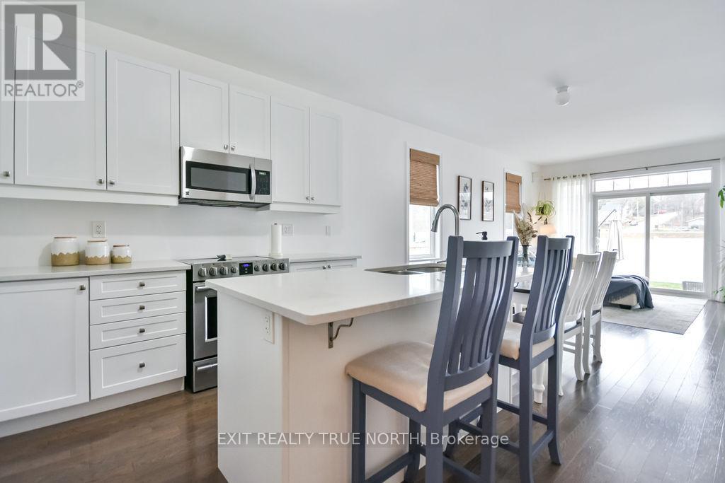 Photo 11 of 592 Bayport Boulevard, Midland ON