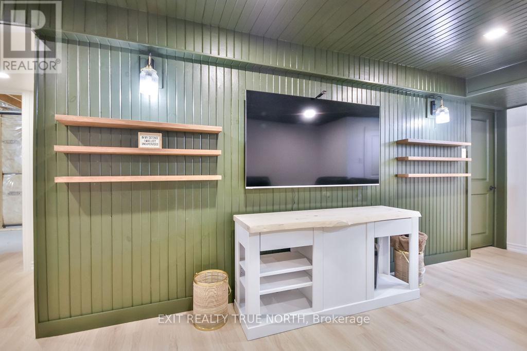 Photo 22 of 592 Bayport Boulevard, Midland ON