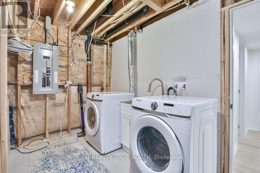 Photo 25 of 592 Bayport Boulevard, Midland ON
