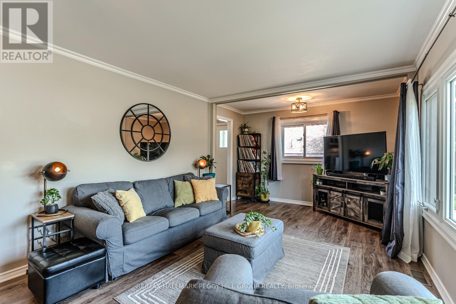 Photo 2 of 730 Quebec Street, Midland ON