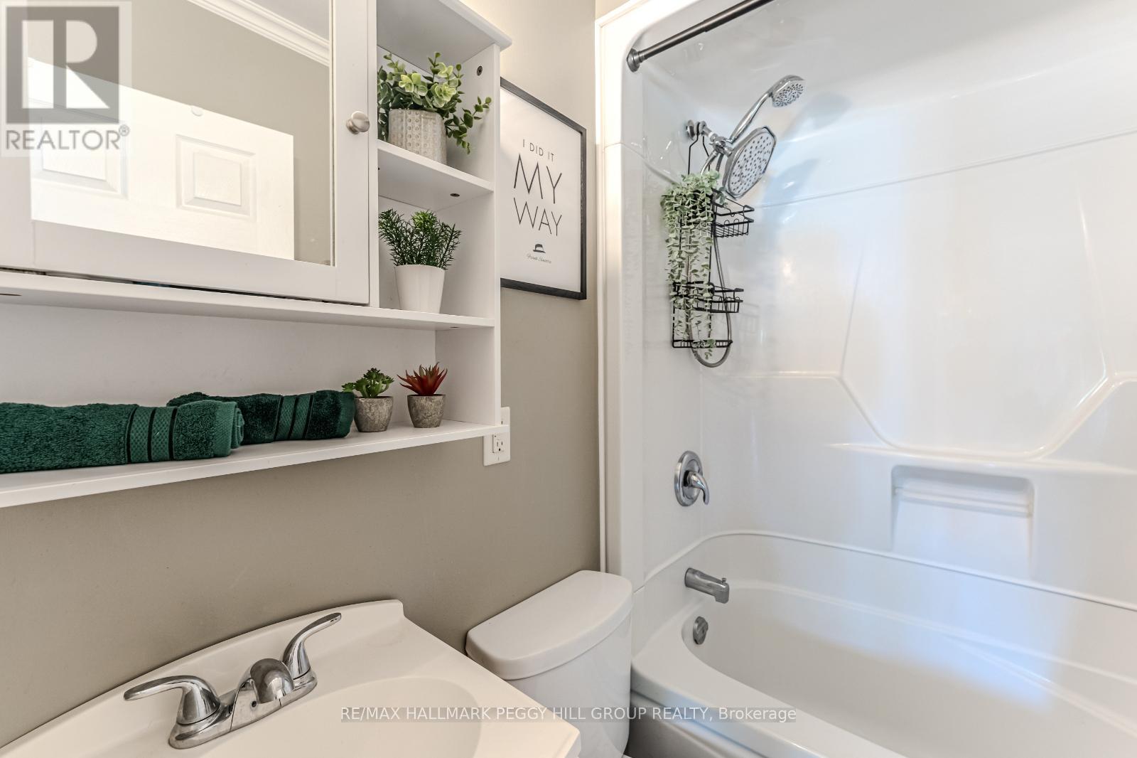 Photo 7 of 730 Quebec Street, Midland ON