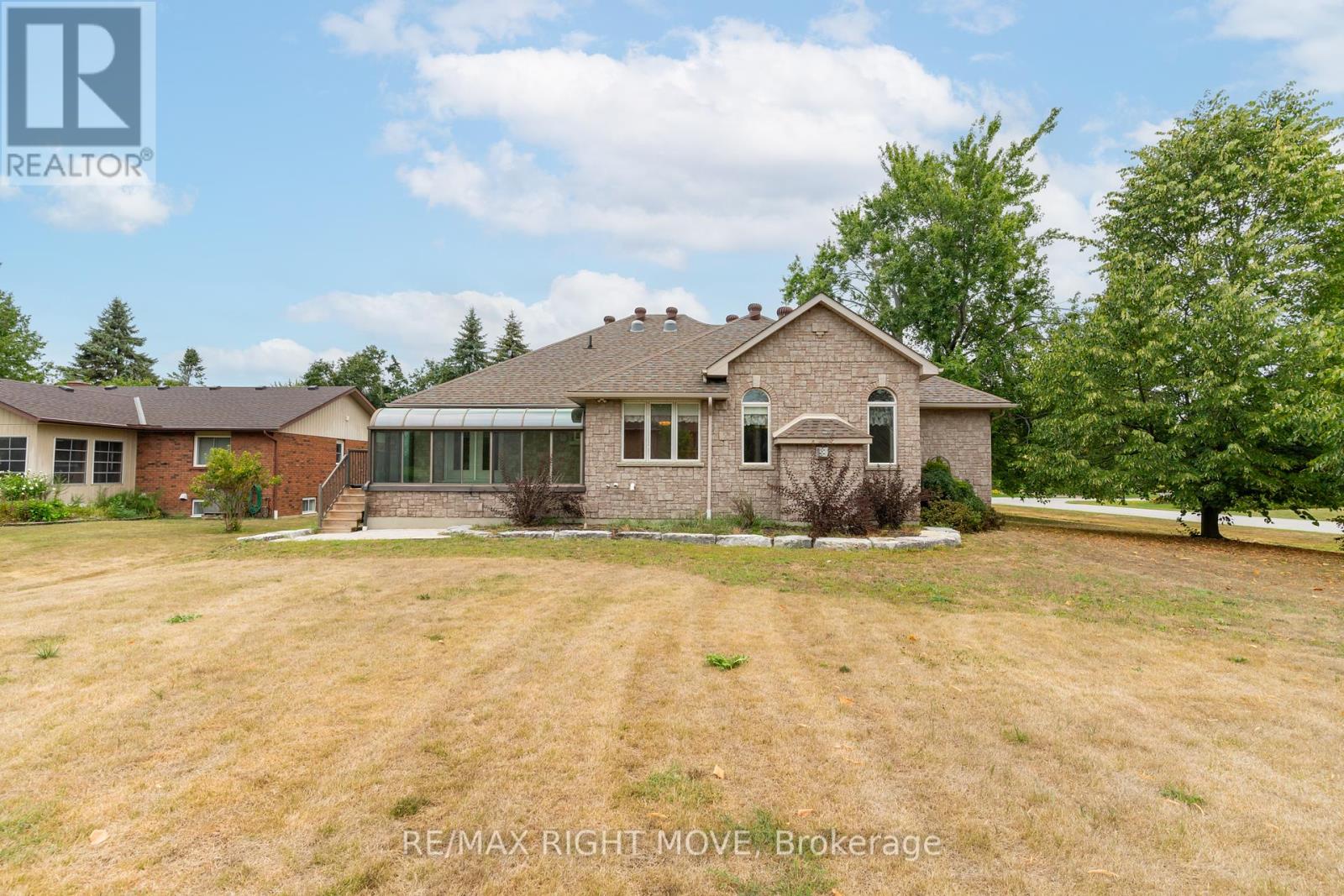 Photo 37 of 3 Thicketwood Place E, Ramara ON