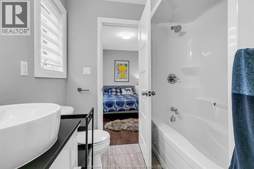 Photo 14 of 353 Bouffard Road, Lasalle ON