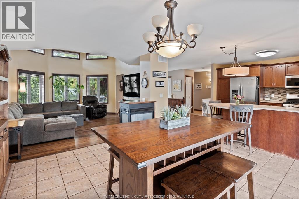 Photo 6 of 68 Willow Beach Road, Amherstburg ON