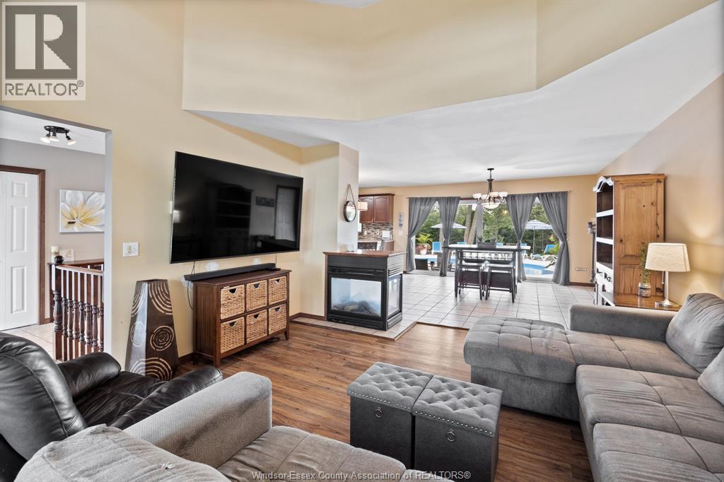 Photo 27 of 68 Willow Beach Road, Amherstburg ON