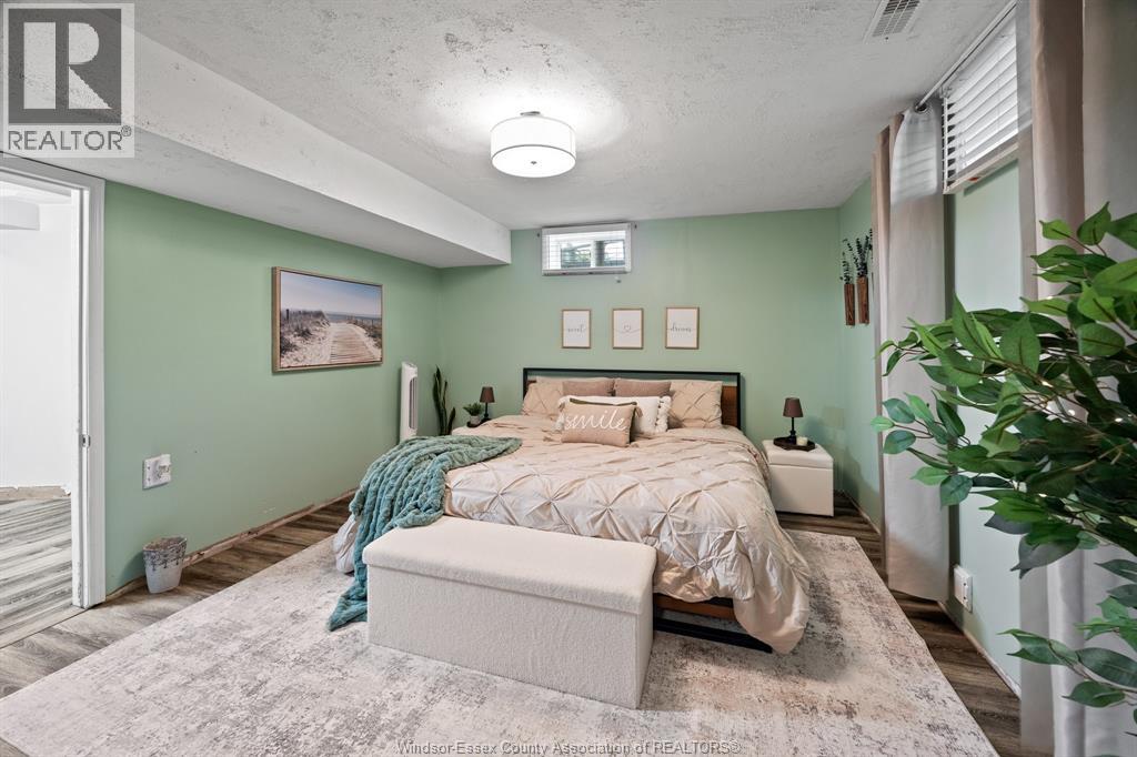 Photo 14 of 68 Willow Beach Road, Amherstburg ON