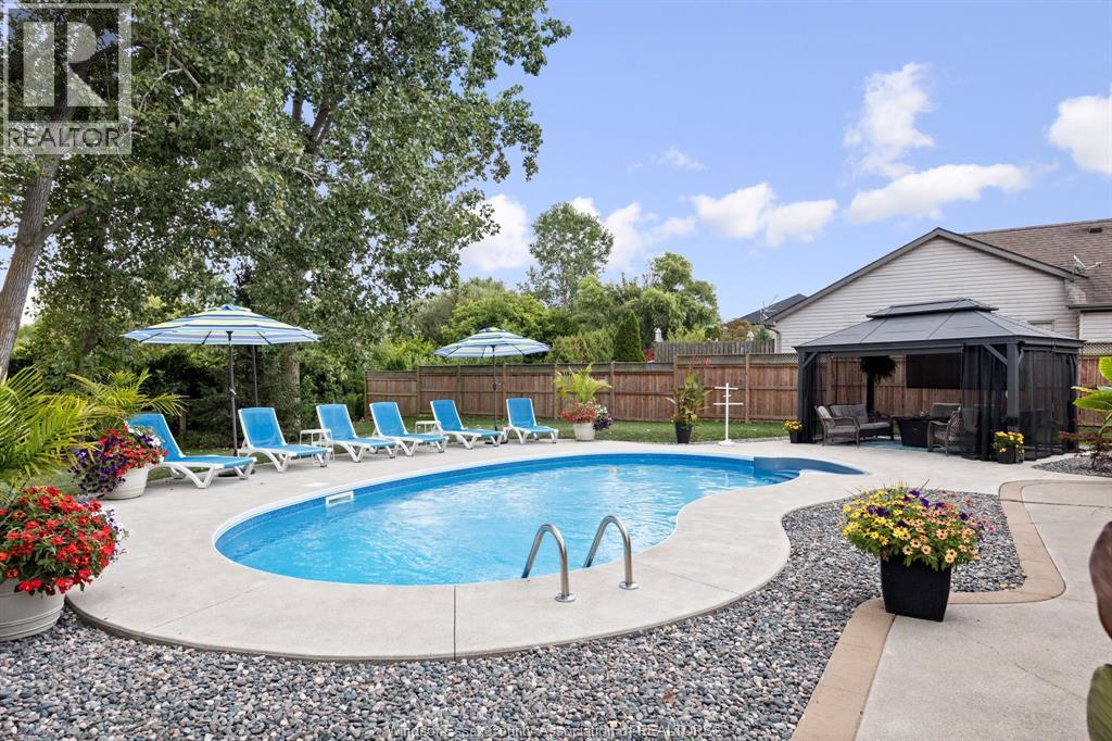 Photo 11 of 68 Willow Beach Road, Amherstburg ON