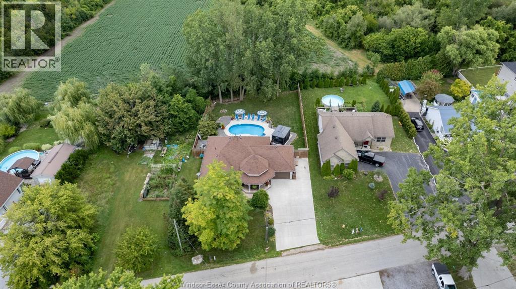 Photo 21 of 68 Willow Beach Road, Amherstburg ON