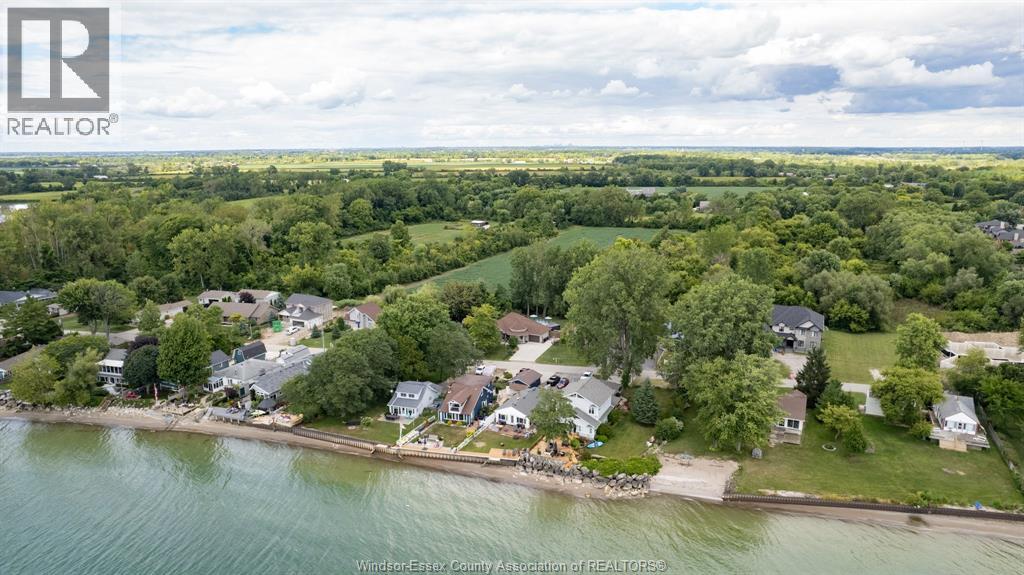 Photo 12 of 68 Willow Beach Road, Amherstburg ON
