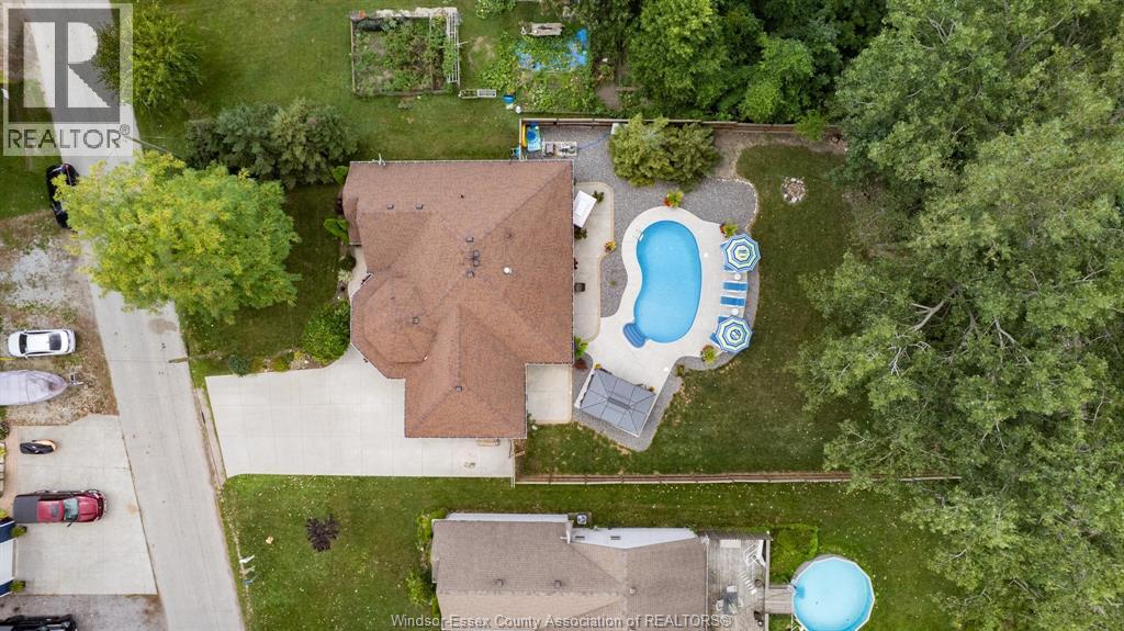 Photo 4 of 68 Willow Beach Road, Amherstburg ON
