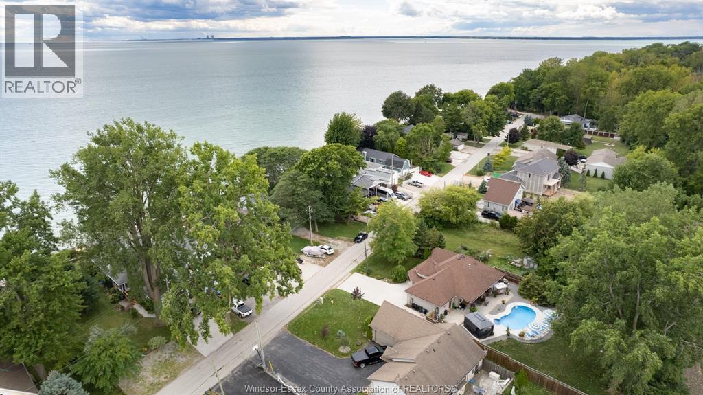 Photo 1 of 68 Willow Beach Road, Amherstburg ON