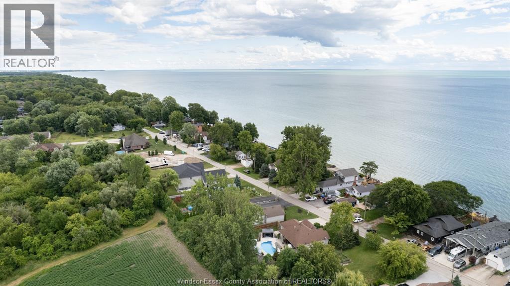 Photo 32 of 68 Willow Beach Road, Amherstburg ON