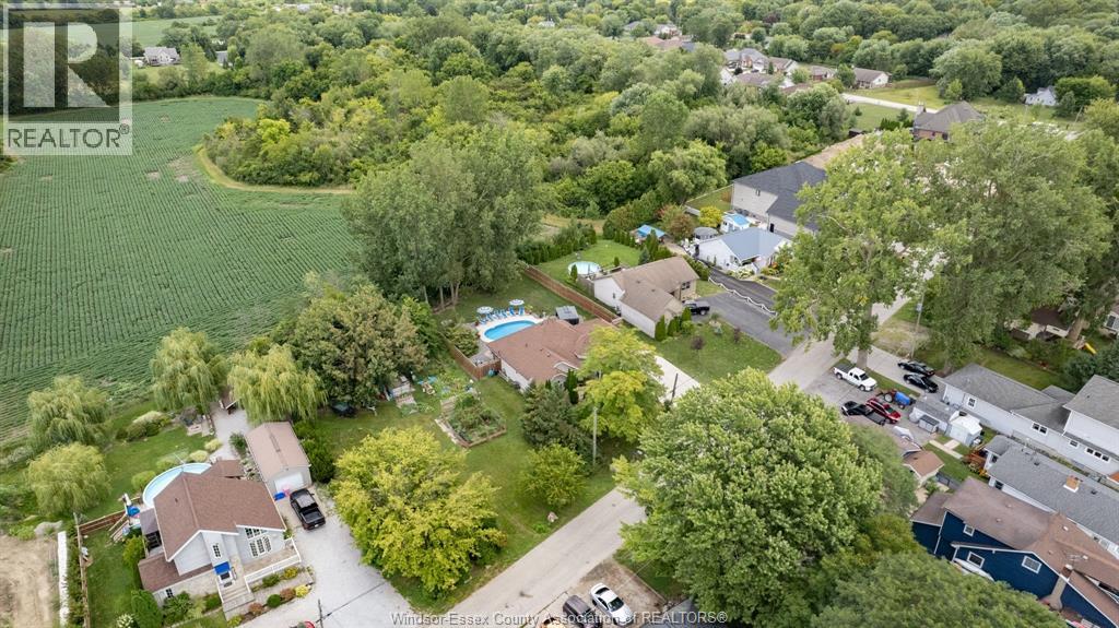 Photo 5 of 68 Willow Beach Road, Amherstburg ON