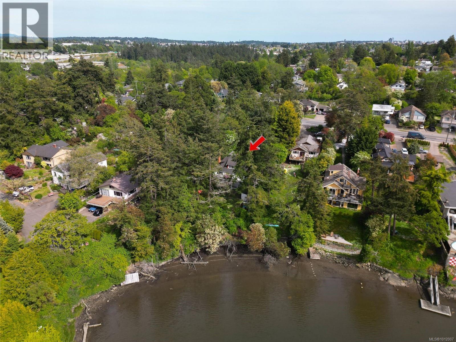 Photo 25 of 3062 Admirals Rd, Saanich BC