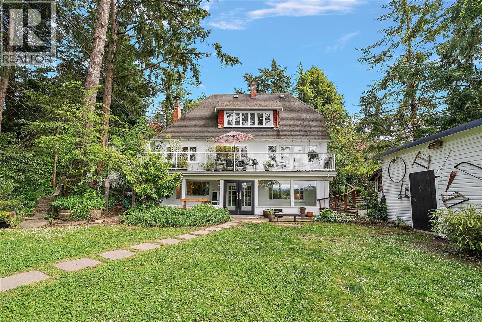 Photo 27 of 3062 Admirals Rd, Saanich BC
