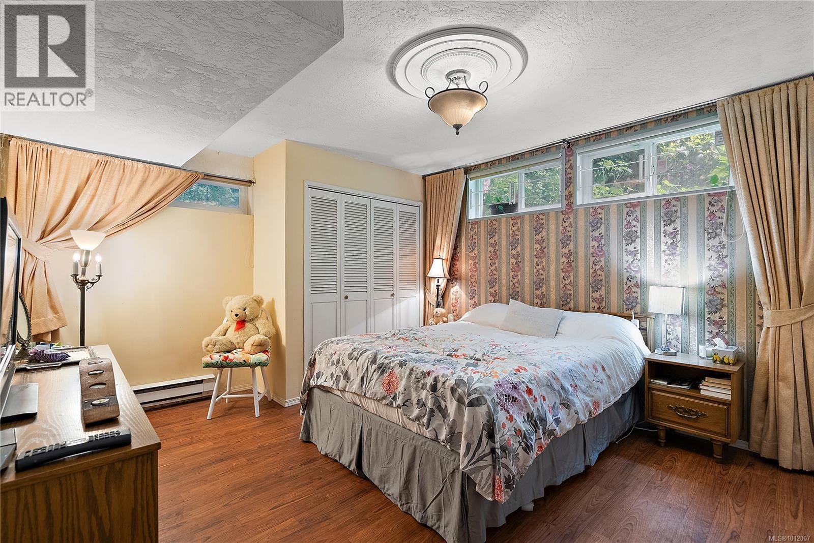 Photo 43 of 3062 Admirals Rd, Saanich BC