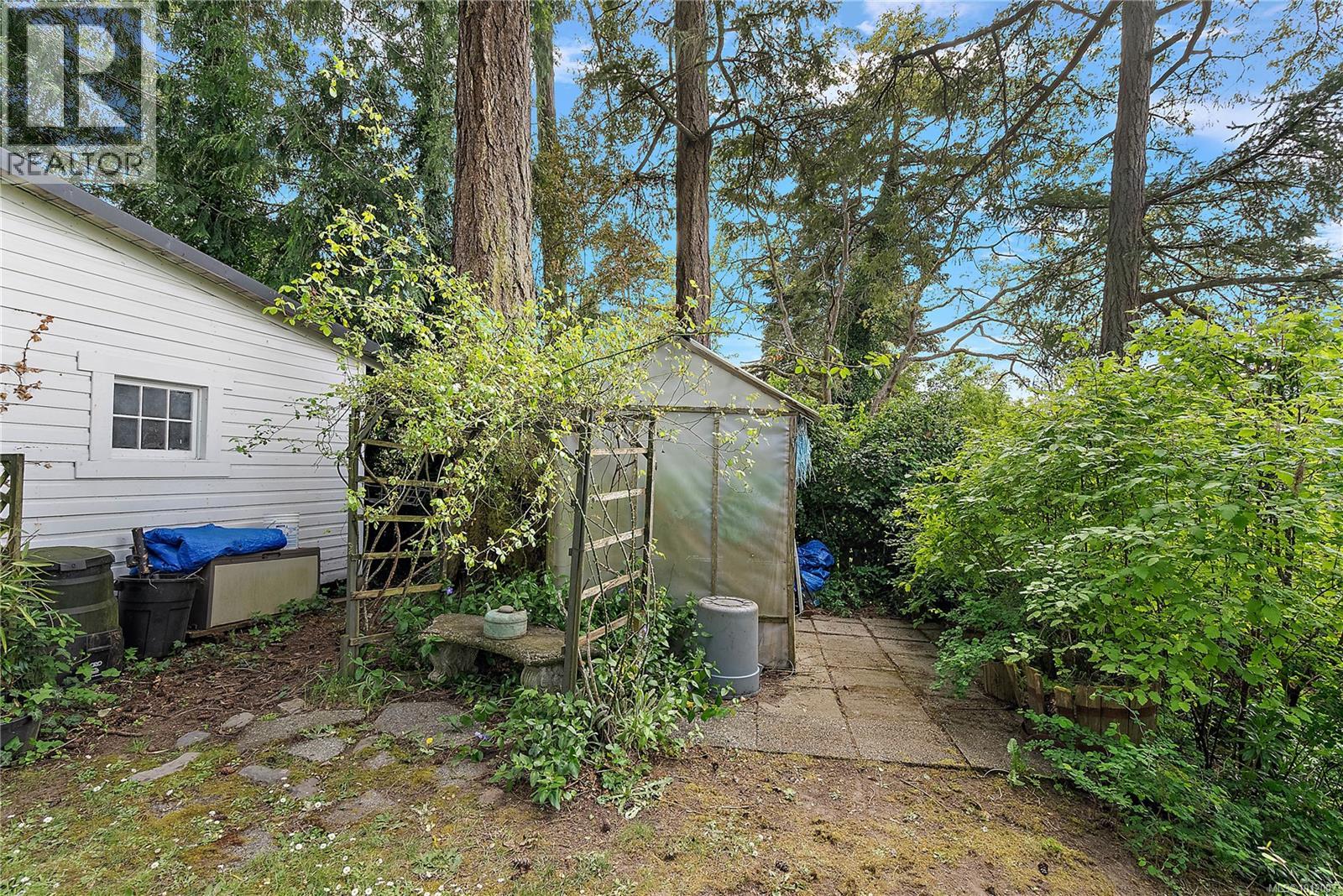Photo 45 of 3062 Admirals Rd, Saanich BC