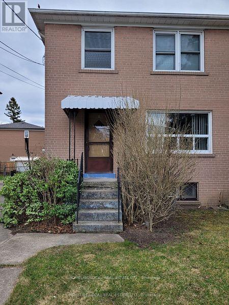 Photo 3 of 241 Eileen Avenue, Toronto ON