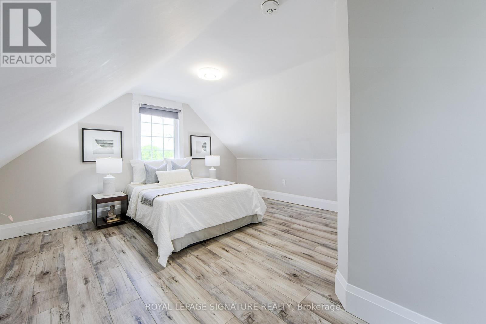 Photo 21 of 19 Schell Avenue, Toronto ON