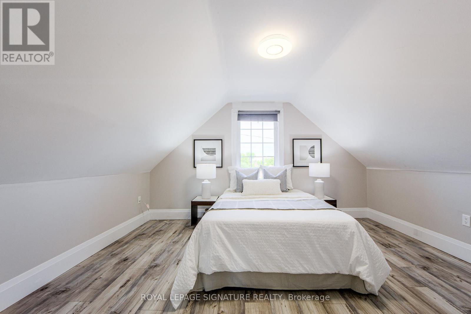 Photo 6 of 19 Schell Avenue, Toronto ON