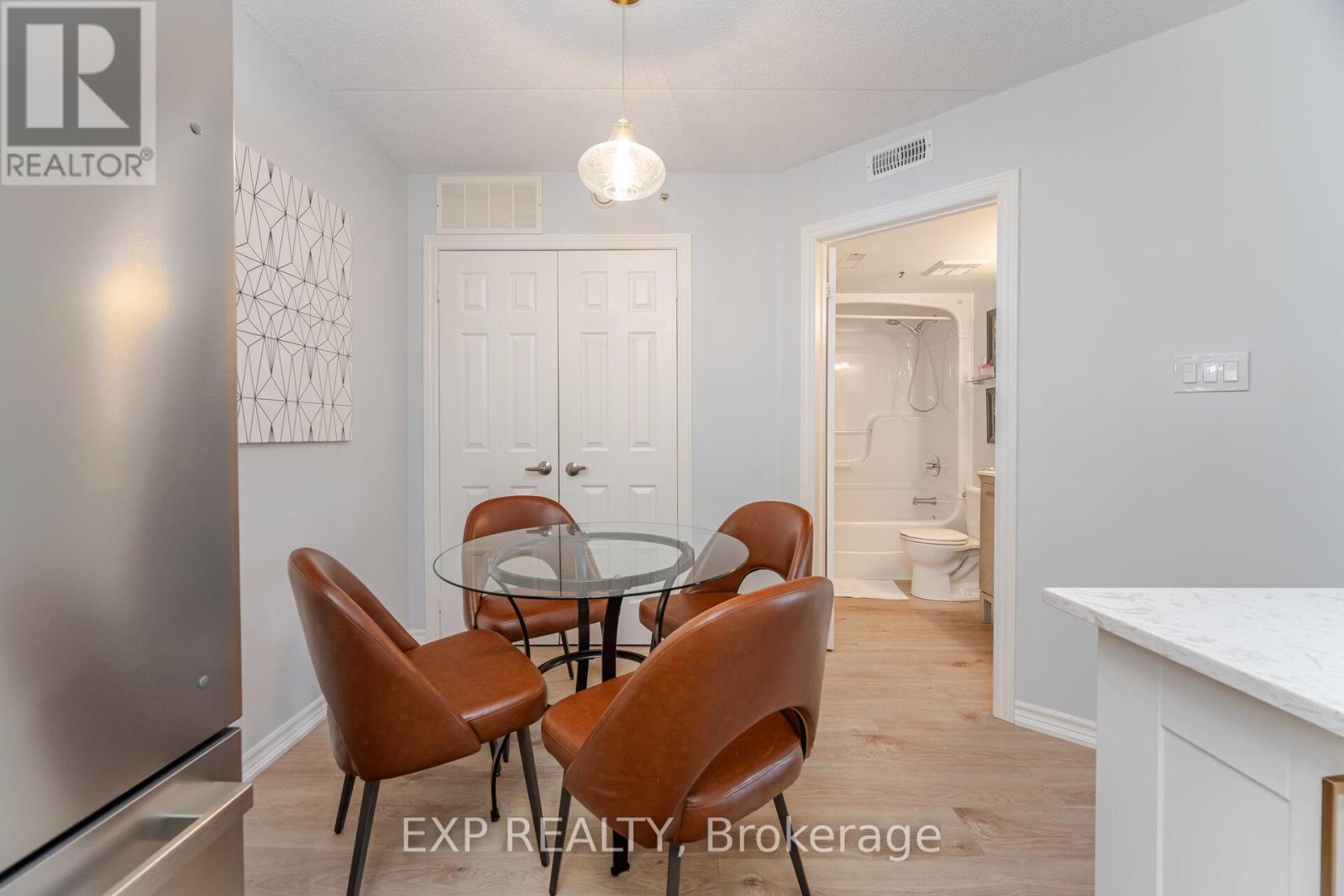 Photo 18 of 104 4005 Kilmer Drive, Burlington ON