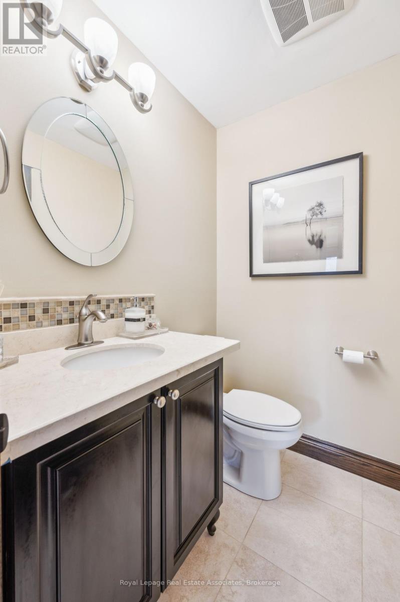 Photo 3 of 1702 Carrington Road, Mississauga ON