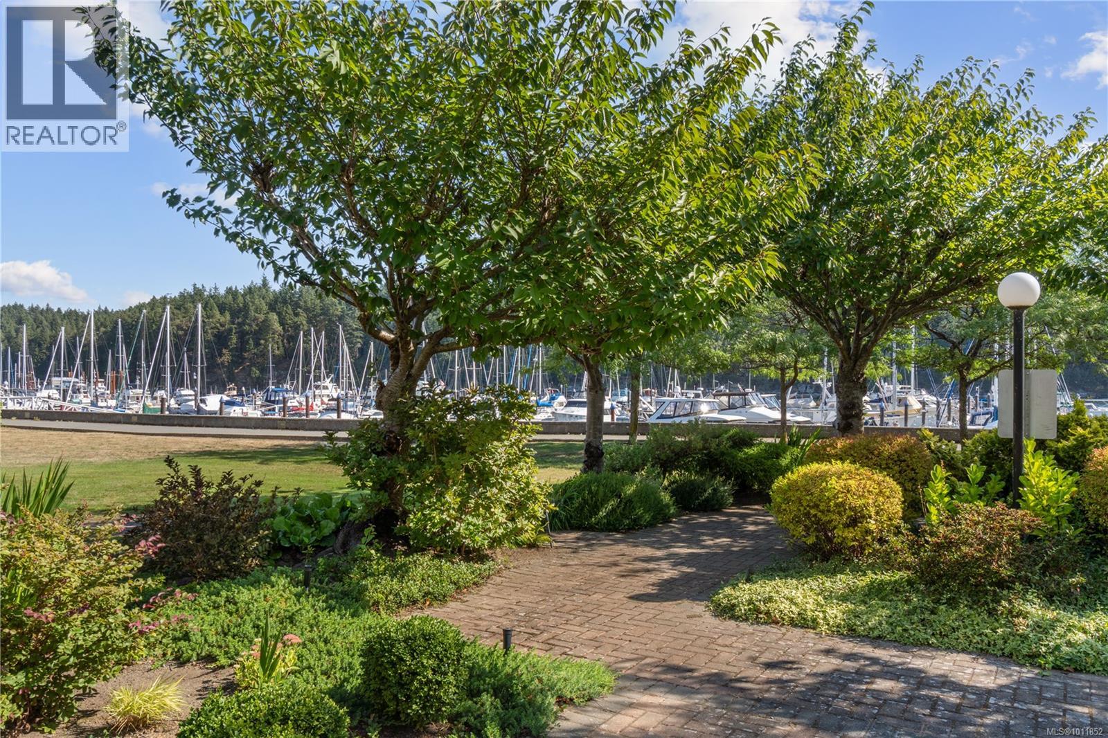 Photo 21 of 305 550 Blue Girl Way, Nanaimo BC