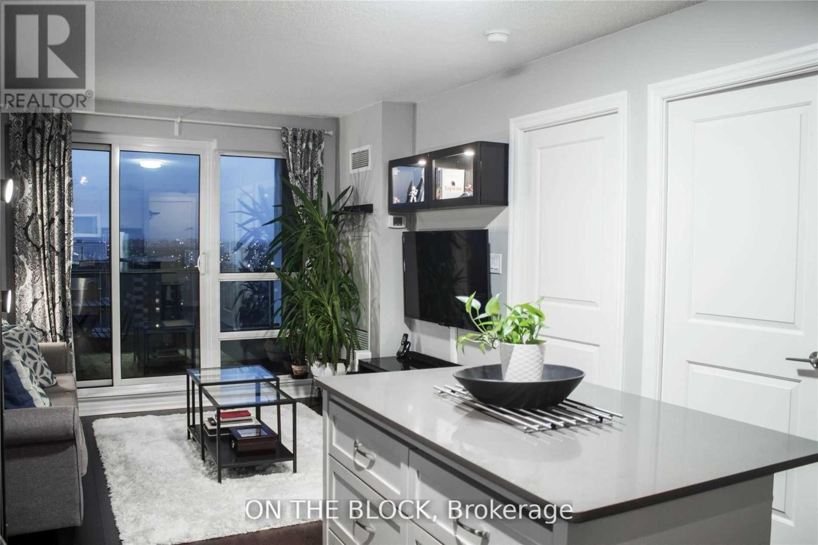 Photo 2 of 2306 2015 Sheppard Avenue E, Toronto ON