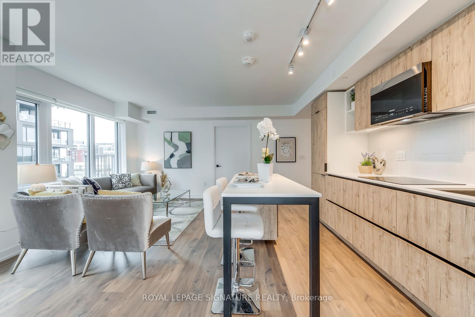 Photo 11 of 1003 2 Augusta Avenue, Toronto ON
