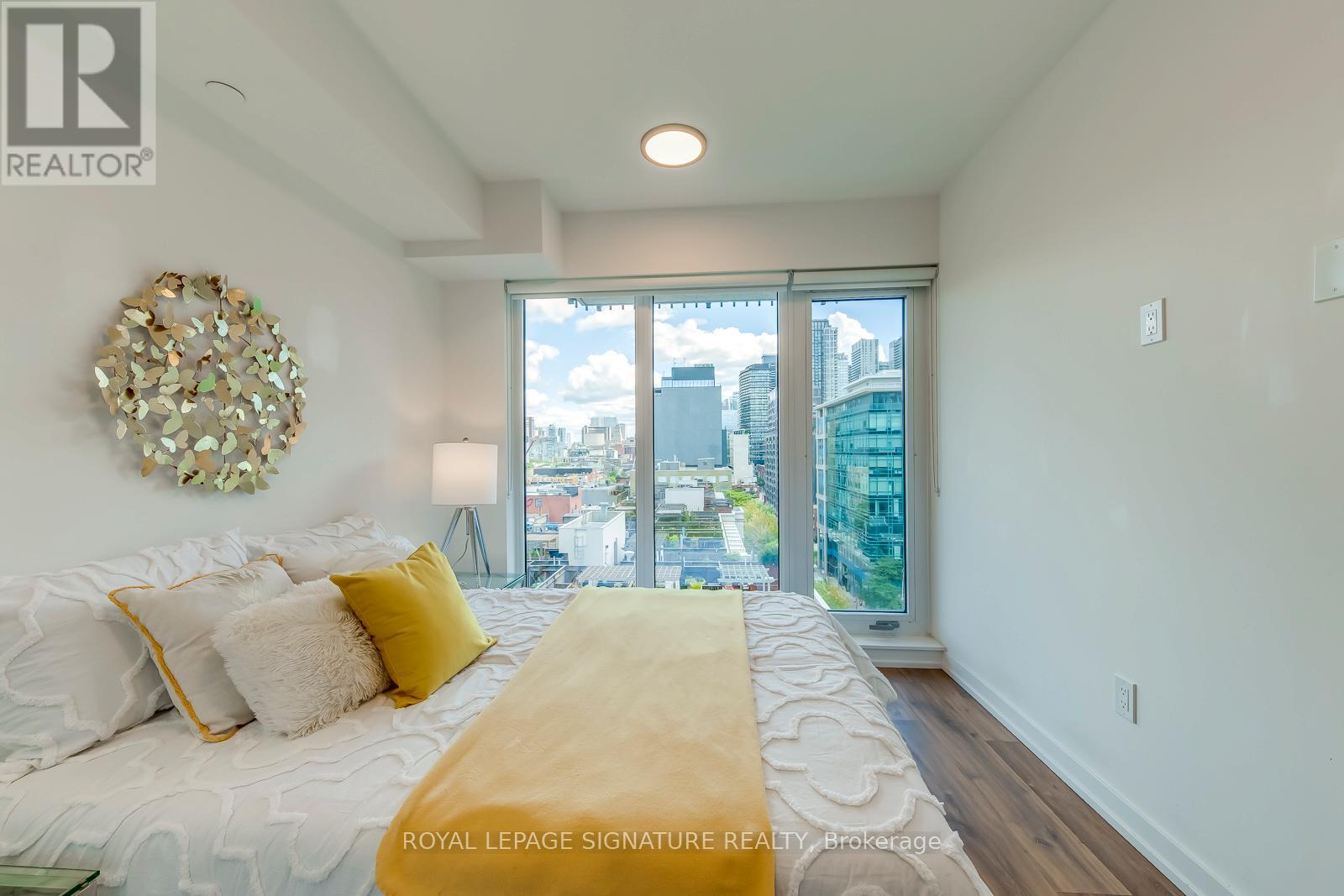 Photo 25 of 1003 2 Augusta Avenue, Toronto ON