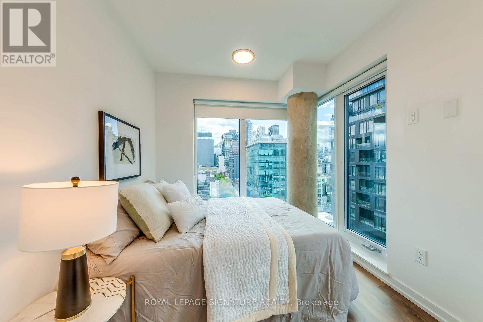 Photo 27 of 1003 2 Augusta Avenue, Toronto ON