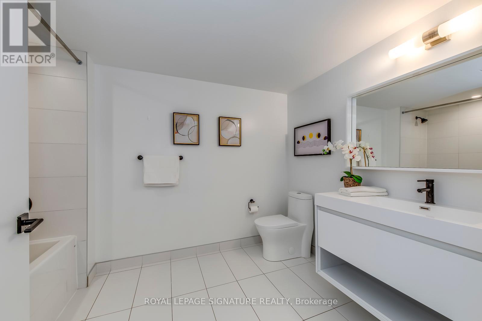 Photo 28 of 1003 2 Augusta Avenue, Toronto ON