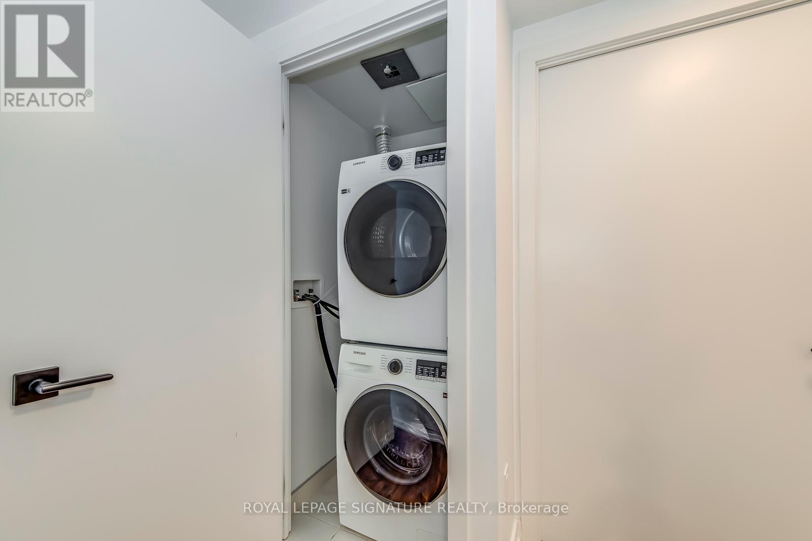 Photo 31 of 1003 2 Augusta Avenue, Toronto ON