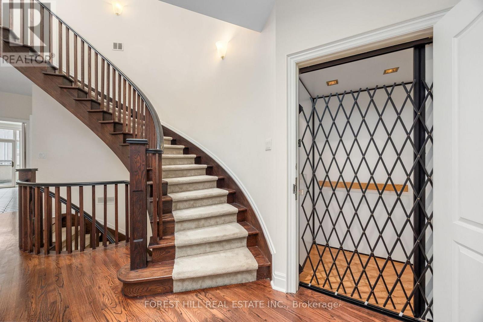 Photo 38 of 521 Davenport Road, Toronto ON