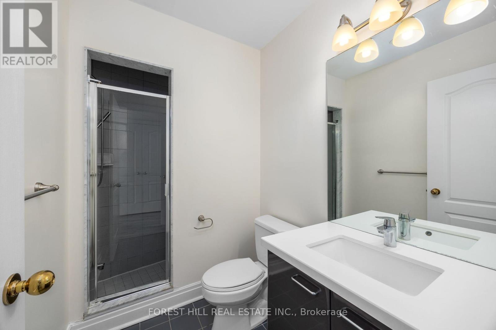 Photo 27 of 521 Davenport Road, Toronto ON