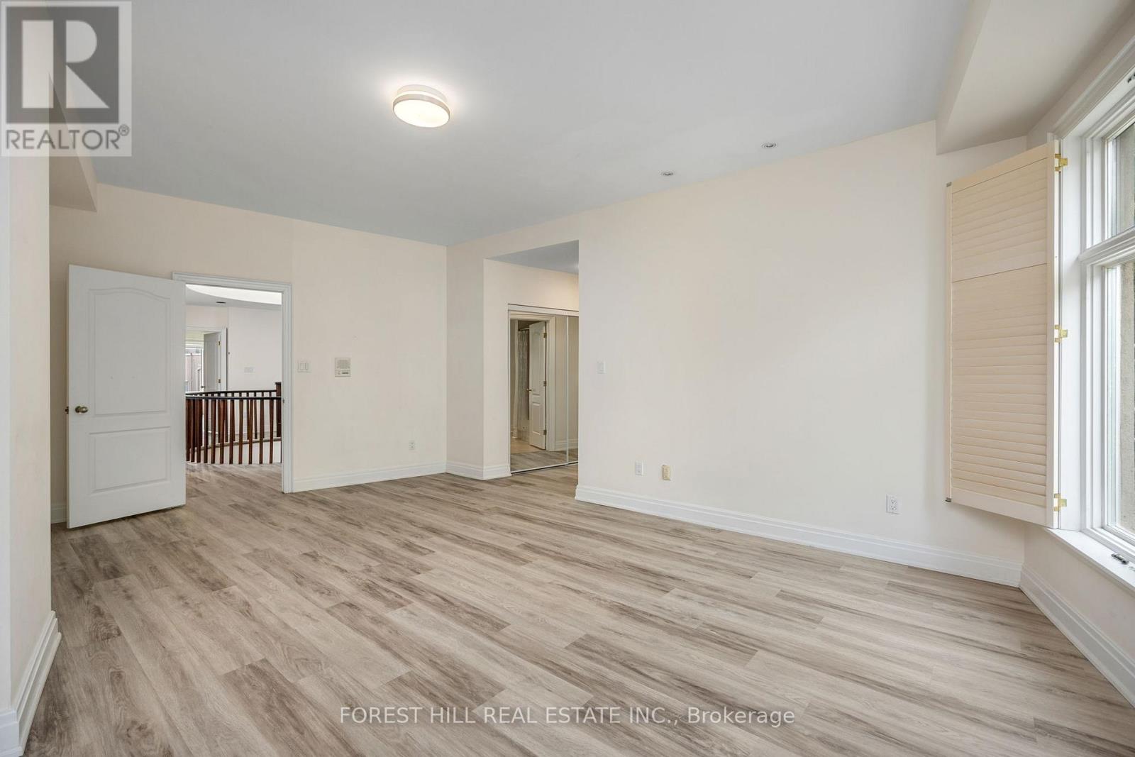 Photo 11 of 521 Davenport Road, Toronto ON