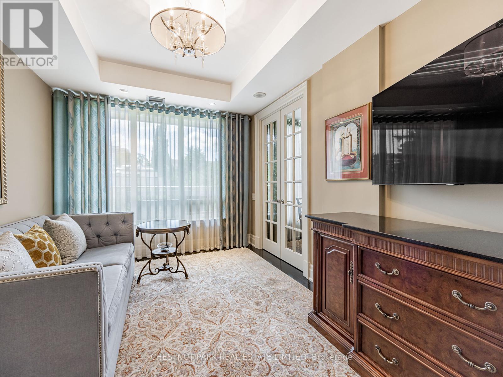 Photo 2 of 308 155 St Clair Avenue W, Toronto ON