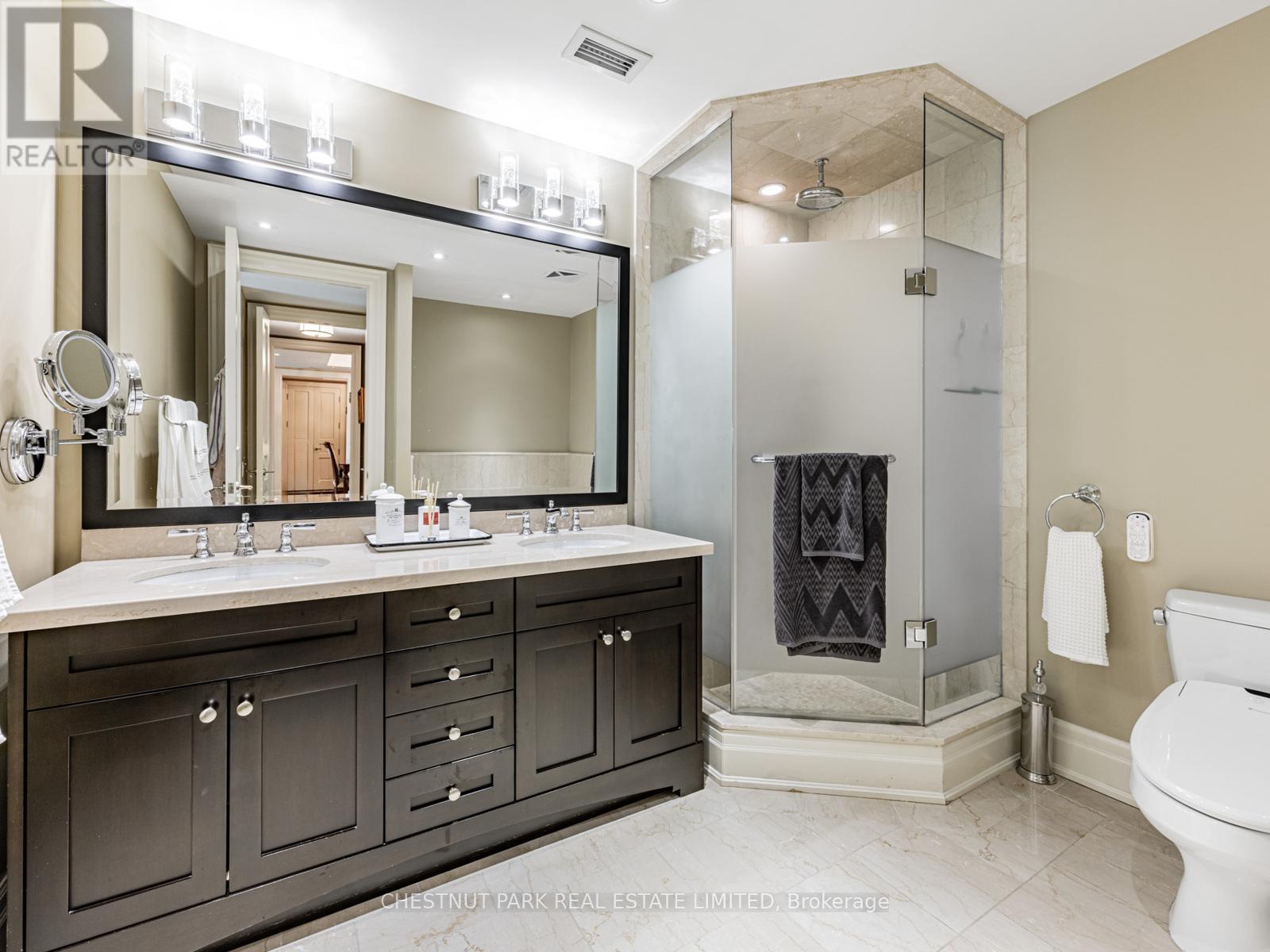 Photo 5 of 308 155 St Clair Avenue W, Toronto ON