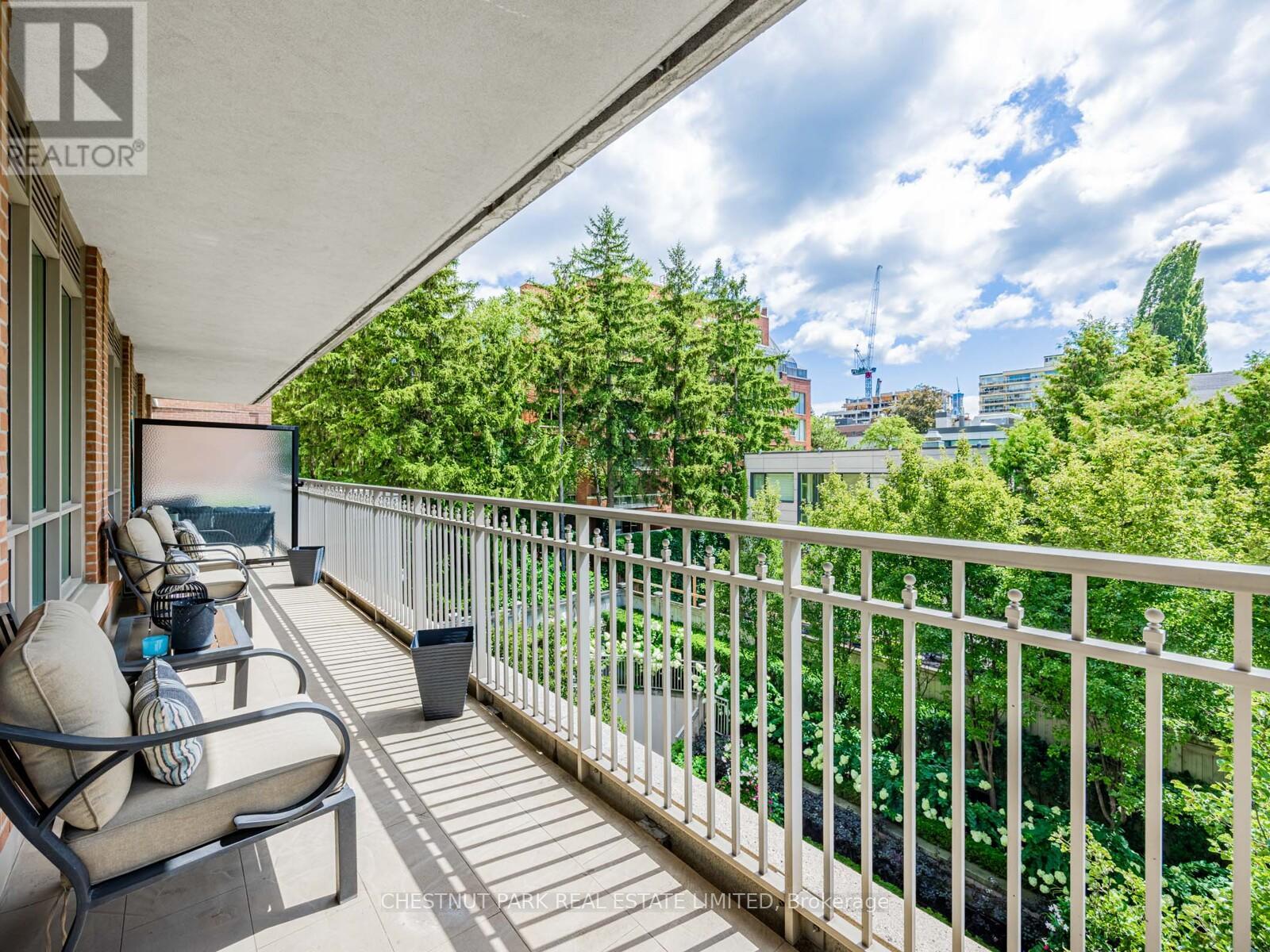 Photo 15 of 308 155 St Clair Avenue W, Toronto ON