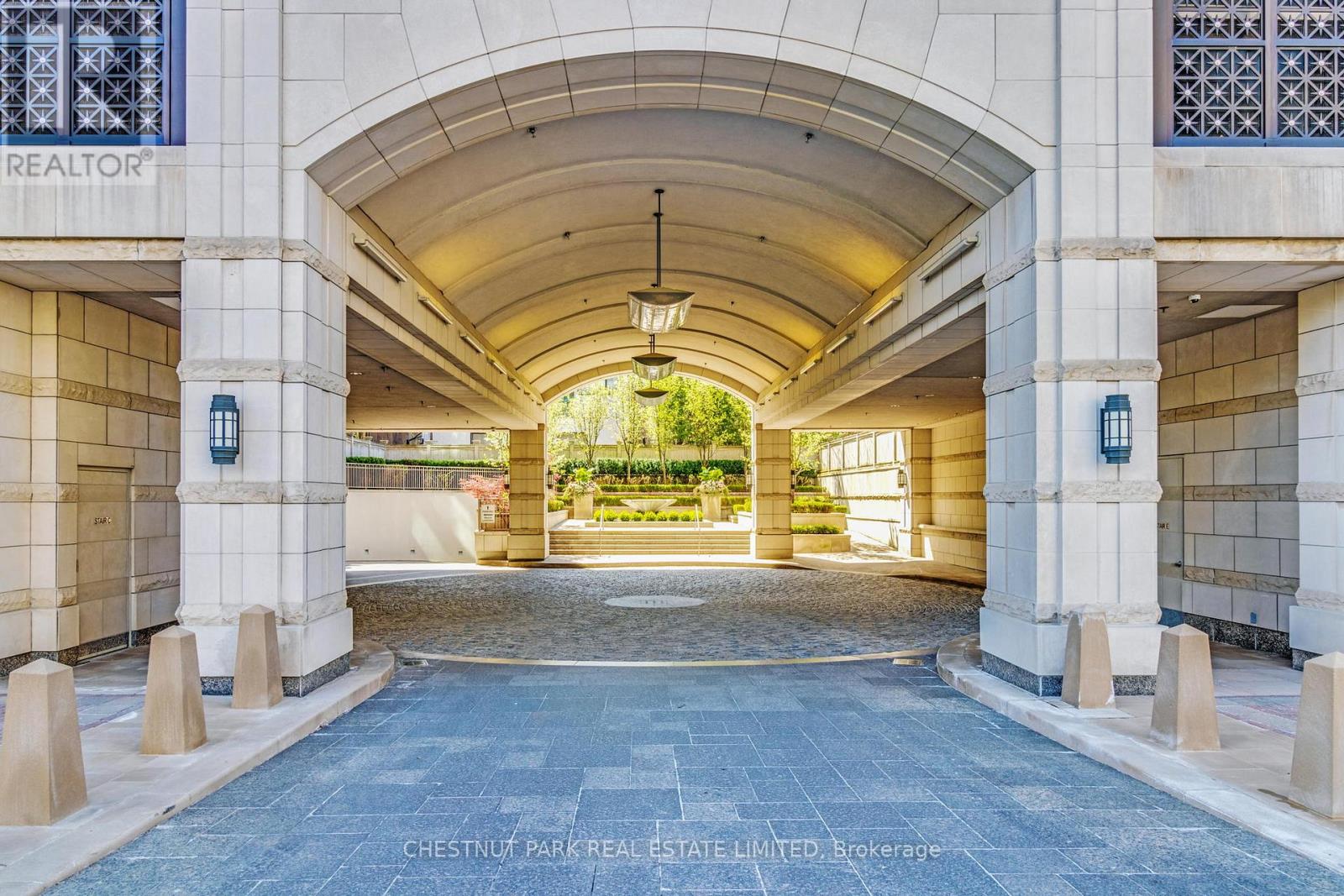 Photo 4 of 308 155 St Clair Avenue W, Toronto ON