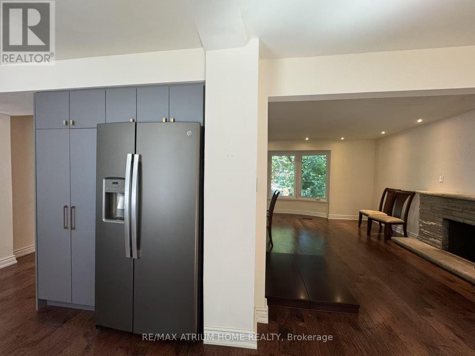 Photo 6 of 30 Fleming Drive, Toronto ON