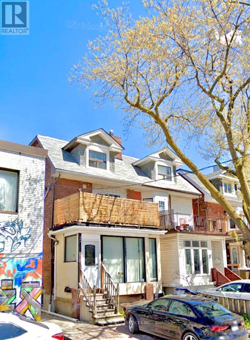 Photo 7 of 3 693 Euclid Avenue, Toronto ON